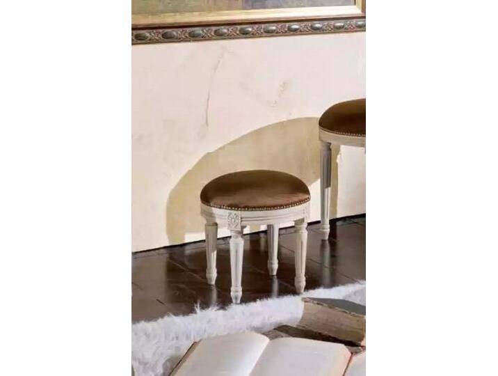 JVmoebel Fußhocker Designer Sitzhocker in Braun – Klassisches Möbelstück für Ihr Zuhause (Hocker), Made in Europa, braun von OTTO