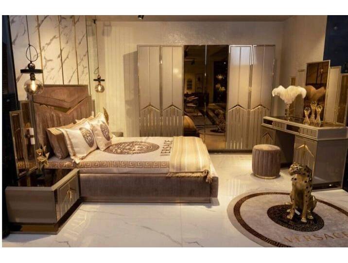 JVmoebel Schlafzimmer-Set Schlafzimmer Set Bett Nachttisch Kommode Spiegel Kleiderschrank 7tlg, Made in Europa, goldfarben, Liegefläche: 200 x 200 cm JVmoebel Schlafzimmer-Set Schlafzimmer Set Bett Nachttisch Kommode Spiegel Kleiderschrank 7tlg, Made in Europa, goldfarben, Liegefläche: 200 x 200 cm von OTTO