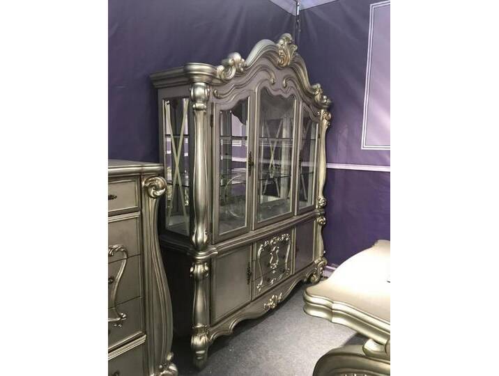 JVmoebel Vitrine Barock Vitrine aus Holz – Gläserner Wandschrank für Ihr Zuhause Made in Europa, silberfarben JVmoebel Vitrine Barock Vitrine aus Holz – Gläserner Wandschrank für Ihr Zuhause Made in Europa, silberfarben von OTTO