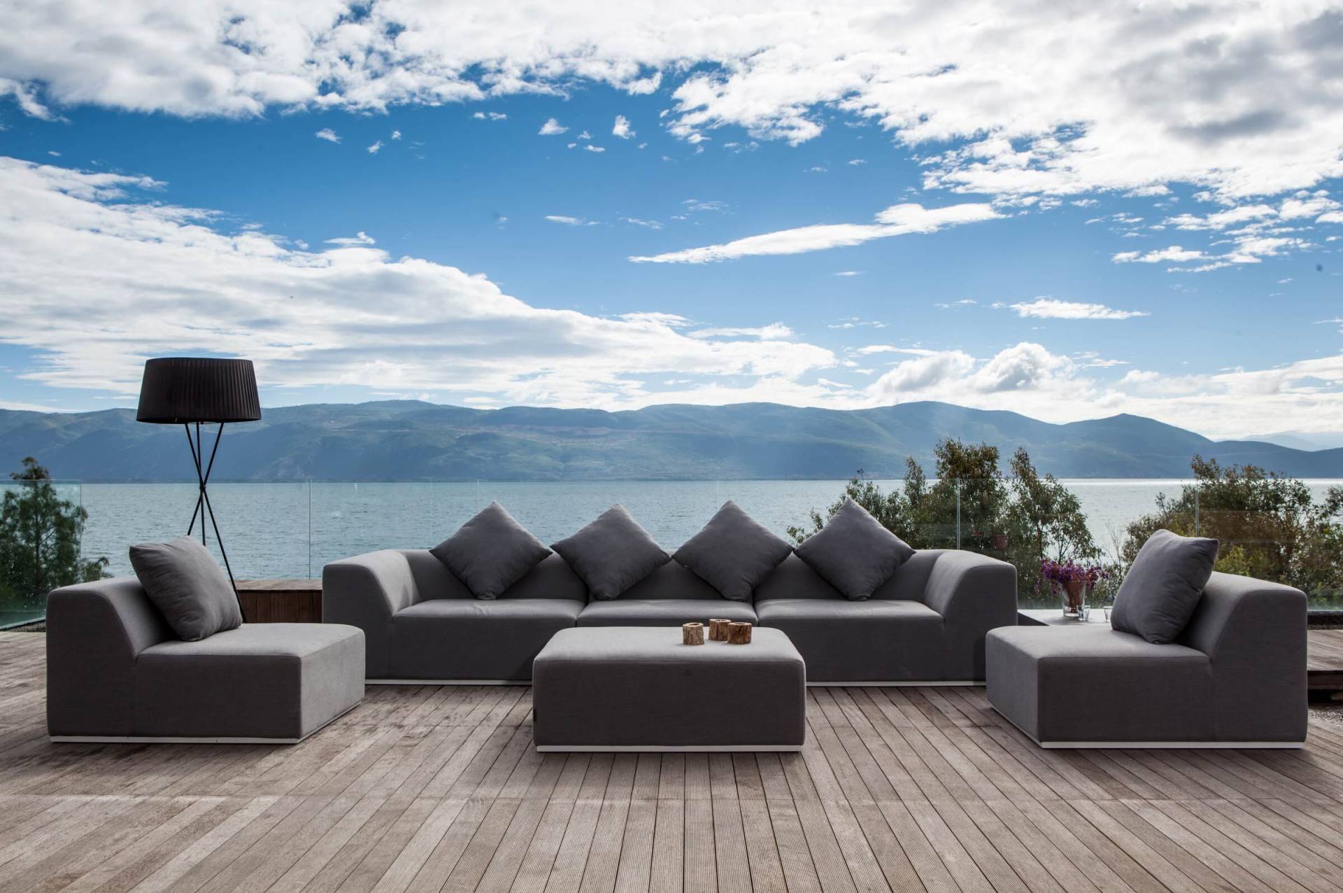 OUTFLEXX Buddha Loungeset, flanelle, Alu/Sunbrella, 7-8 Personen, inkl. Dekokissen von OUTFLEXX