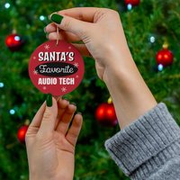 Audio Techniker Ornament, Tech Geschenk, Santa's Lieblings Keramik Weihnachtsgeschenk, Geschenk Für Tontechniker von OUToftheBOXGiftShop
