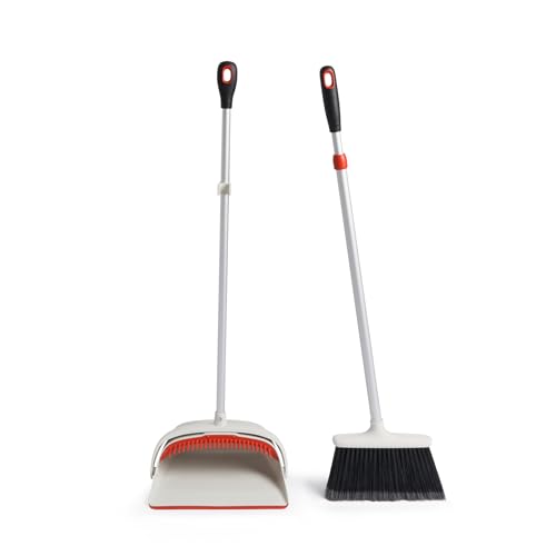 OXO Good Grips Large Sweep Set with Extendable Broom von OXO