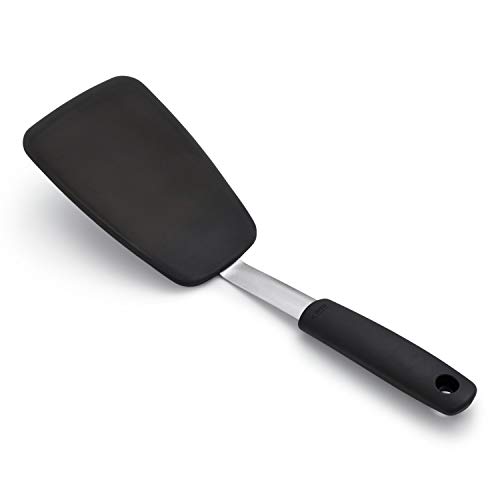 OXO Good Grips flexibler Pfannenwender 32 cm, schwarz – großer Pfannenheber aus Edelstahl und Silikon zum einfachen Wenden von Spiegeleiern, Burger-Patties und mehr, Silber von OXO