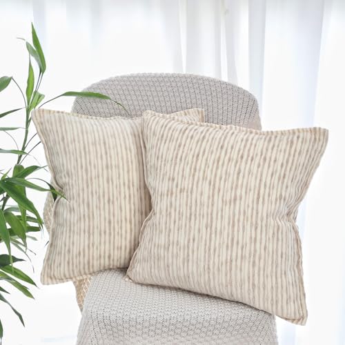 OYIMUA Chenille Kissenbezug 45x45 cm Beige 2er Set Quadratisch Sofakissen Bezüge Weiche Modern Dekokissen Hüllen Mit Rand | Jacquard-Streifen Wohnaccessoires OYIMUA Chenille Kissenbezug 45x45 cm Beige 2er Set Quadratisch Sofakissen Bezüge Weiche Modern Dekokissen Hüllen Mit Rand | Jacquard-Streifen Wohnaccessoires von OYIMUA