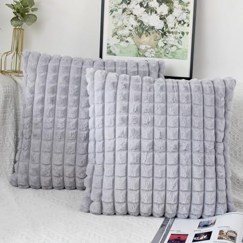 OYIMUA Silber Grau Kissenbezug 40x40 2er Set Flauschig Kuschelkissen Plüsch Kissenbezüge Dekokissen Weich Pelz Kissenhülle Luxus Sofakissen Quadratisch Deko Kissen von OYIMUA