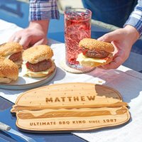 Bambus Burger Schneidebrett von OakdeneDesigns