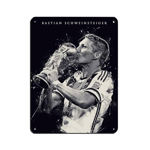 Bastian Schweinsteiger Poster Fußball Poster Retro Poster Metall Blechschild Chic Art Retro Eisen Malerei Bar Menschen Höhle Cafe Familie Garage Poster Wanddekoration 30 x 40 cm von OakiTa