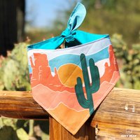 Von Der Natur Inspiriertes Sedona & Saguaro Hundehalstuch, Hundemama, Geschenk Für Hundezubehör, Lustiges Abenteuer, Outdoor, Kaktus, Arizona von OatyBear