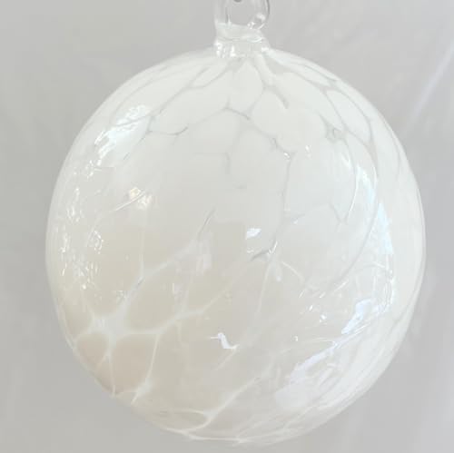 Kugel zum hängen Deko Glaskugel zum aufhängen Weiss Christbaumschmuck Ornament weiß Fensternkugel mundgeblasen Ø ca. 10 cm von Oberstdorfer Glashütte