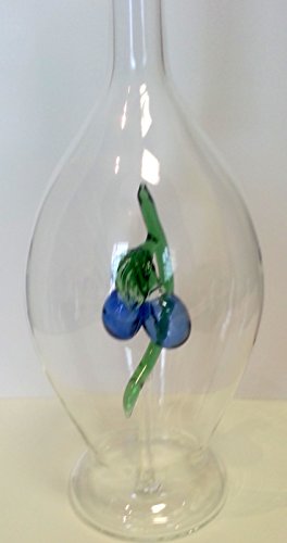 Oberstdorfer Glashütte Flasche bauchige Glaskaraffe dekorative Zierflasche mit farbigen Zwetschgen innen mundgeblasen Höhe 30 cm von Oberstdorfer Glashütte