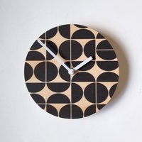 Black Bean Wanduhr Aus Holz Mid Century Modern von ObjectifyHomeware