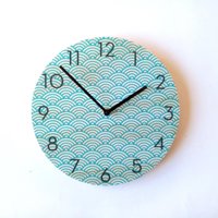 Blue Wave Wanduhr Aus Holz Mid Century Modern Stille Uhr von ObjectifyHomeware