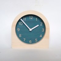 Dunkelblaue Holz Tischuhr Mid Century Modern Stilluhr von ObjectifyHomeware