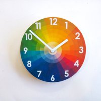 Glow in The Dark Farbrad Wanduhr Mit Zahlen. Einzigartige Farbenfrohe Moderne Standuhr Für Küche, Wohnzimmer, Schlafzimmer Glow in The Dark Farbrad Wanduhr Mit Zahlen. Einzigartige Farbenfrohe Moderne Standuhr Für Küche, Wohnzimmer, Schlafzimmer von ObjectifyHomeware