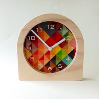 Grid2 Holz Tischuhr Mit Zahlen. Einzigartige Farbenfrohe Mid Century Modern Silent Analoge Kaminuhr Für Küche, Wohnzimmer Oder Schlafzimmer Grid2 Holz Tischuhr Mit Zahlen. Einzigartige Farbenfrohe Mid Century Modern Silent Analoge Kaminuhr Für Küche, Wohnzimmer Oder Schlafzimmer von ObjectifyHomeware