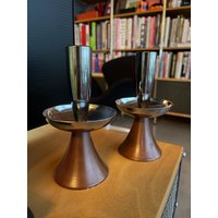 Danish Modern Skulpturaler Metall Holz Kerzenhalter Danish Modern Skulpturaler Metall Holz Kerzenhalter von Objectmod