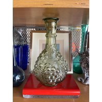 Original Label Imperial Glass Grün Traubenblatt Dekanter Genie Flasche Vase Original Label Imperial Glass Grün Traubenblatt Dekanter Genie Flasche Vase von Objectmod