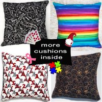 Regenbogen Streifen, Festive Gonks, Musiknoten & Lakritz Designer Scatter Kissenbezug von OceaniaLegendsDesign