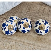 Ein Wunderschönes 2Er Set Keramikknäufe in Blau Und Weiß, Vintage Möbelknäufe, Möbelknäufe Ein Wunderschönes 2Er Set Keramikknäufe in Blau Und Weiß, Vintage Möbelknäufe, Möbelknäufe von OddsAndKnobs