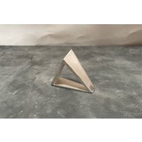 Serviettenring Aus Massivem Messing Dreieckig Mit Sterling Silber Überzug von OddsEndsandGoodStuff