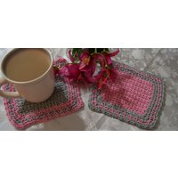 Rosa Und Grau Gehäkelt Untersetzer/Becher Teppich | Set Von 2 von OffTheHookbyJulie