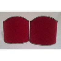 Paar Clip-On Shield Shades Roter Samt Rubelli Stoff Mini-Lampenschirm - Handgemacht in Italien Paar Clip-On Shield Shades Roter Samt Rubelli Stoff Mini-Lampenschirm - Handgemacht in Italien von OggettiVeneziani