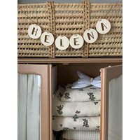 Holzgirlande Mit Einem Namen Oder Einer Beliebigen Inschrift | Die Idee Für Eine Wand Im Jungen - Und Mädchenzimmer Dekoration Babyshower Party von OhMajoCraft