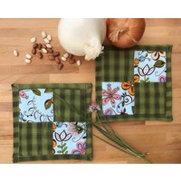 Reversible Küche Topflappen | 2Er Set - Süße Ein Von Einer Art Handgemachte Vichykaro Und Floralen Print Grün Weiß 6.5 "x 6, 5" von OhScrapFL