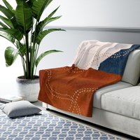Boho Couch Decken, Abstrakt Rost Rot, Marineblau Creme, Gold, Wohnung, Zeitgenössisch Home Office, Dekoratives Design von OhanaModernDecor