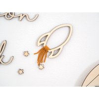 Rakete Mit 13 Sternen - Schriftzug Aus Holz Als Wanddekoration | Kinderzimmer Weltraum Deko Kinder Geschenk Wohndeko Ohcolli #gs_6 von Ohcolli