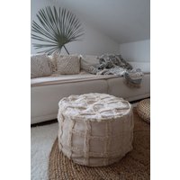 Pouf, Bodenkissen, Boho.bohostyle.dekoration.bohemian.ethnisch.handgewebt.neutrale .chevron.quaste. Fransen.indien.traditionell.kissen. 60x60 von OhnePlanUmDieWelt