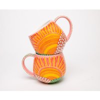 Rosa Handbemalter Becher, Kaffeetasse, Umarmungsbecher, Kaffeeliebhaber, Einzigartiger Teeliebhaber, Kaffeebecher Handgemacht, Teebecher von Ohtheplaceswegoshop