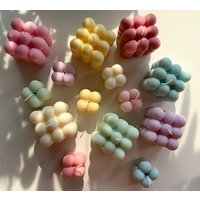Blase Dekorative Kerze I Bubble Candle | Home Decor Handmade Gift| Colorful Handgemachte Rapswachs-Kerze| Minimalistisch|Ojoydesign Blase Dekorative Kerze I Bubble Candle | Home Decor Handmade Gift| Colorful Handgemachte Rapswachs-Kerze| Minimalistisch|Ojoydesign von Ojoydesign