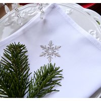 Gestickte Schneeflocke Servietten - Set Von 12 Weiße Weihnachtswäsche Aus Polyester von Okkembroidery