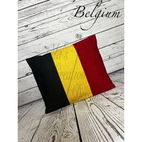 Belgien Flagge Kissen von OlasCreationDesign