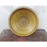 Antike Keramik Sieve Colander, Countrychic Dekor, Rustikale Chic, Topf, Berry Schale, Braun Ton Primitive Antike Keramik Sieve Colander, Countrychic Dekor, Rustikale Chic, Topf, Berry Schale, Braun Ton Primitive von OldBox