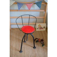 Vintage Industriell Verstellbarer Kleiner Handgemachter Stuhl von OldButGoldVntg