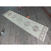 Low Pile Yellow Oushak Runner Teppich 3x12 Ca Low Pile Yellow Oushak Runner Teppich 3x12 Ca von OldRugBazaar