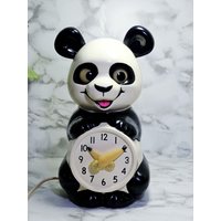 Vintage Mcm Panda Bär Uhr Mit Beweglichen Augen Leuchten Im Dunkeln von OldSchoolOddButCool