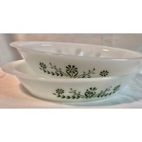 Mckee Glasbake Geteilte Servierschalen Grün Blumen Set Von Zwei von OldSoulAntiquesNsuch