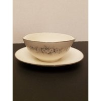 Vintage Noritake Elfenbein China Yorkdale Soße Boot Mit Angebrachtem Teller von OldThymeFarm