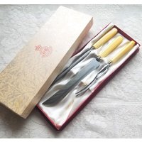 Vintage Schnitzerei Set Besteck John Palmer Carving Edelstahl Butter Gelb Bakelit Griffe Vorlegebesteck Fleischschnitzerei Werkzeuge von OldVintageStuffGoods