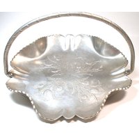 50Er Jahre Aluminium Korb Mit Disteln. Handgedreht. Mid Century Dekor von OldeTymeNotions