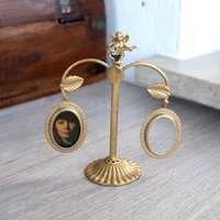 Doppel Mini-Fotorahmen Baum Geformt Vintage Gold Ton Metall Cherub Tischdekor Kleine Collage Bilderrahmen Nachdenkliches Unvergessliches Doppel Mini-Fotorahmen Baum Geformt Vintage Gold Ton Metall Cherub Tischdekor Kleine Collage Bilderrahmen Nachdenkliches Unvergessliches von OldtimerBeauties