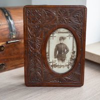 Geschnitzter Holzrahmen. Verzierter Fotorahmen Aus Holz. Antiker, Handgefertigter Wandrahmen von OldtimerBeauties