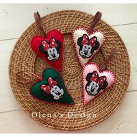 Filz Weihnachtsschmuck Weihnachtsdekoration Pailletten Minnie Maus One Ornament Herz Urlaub Accessoire Filzdekor Baby Shower Geschenk Filz Weihnachtsschmuck Weihnachtsdekoration Pailletten Minnie Maus One Ornament Herz Urlaub Accessoire Filzdekor Baby Shower Geschenk von OlenasDesign