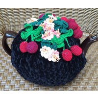 Gehäkelte Teewärmer Schwarzer Tee Überzug Kirsche Rot Süße Kirschblüte Grün Küchenaccessoire Gehäkelt High Accessoire von OlenasDesign