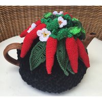 Gehäkelter Teewärmer Schwarz Rot Chilly Pepper Blumen Gemütlich Grün Gehäkelt High Tea Accessoire Dekor Gehäkelter Teewärmer Schwarz Rot Chilly Pepper Blumen Gemütlich Grün Gehäkelt High Tea Accessoire Dekor von OlenasDesign