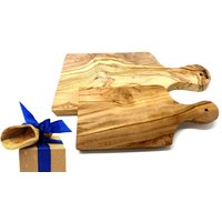 Olivenholz-erleben Frühstücksbrett "2er Set Schneidebrett mit Griff aus Olivenholz", (Set, 2 St., 2x Schneidebrett, plus Überraschung), praktische Griffe sorgen für eine einfache Handhabung von Olivenholz-Erleben