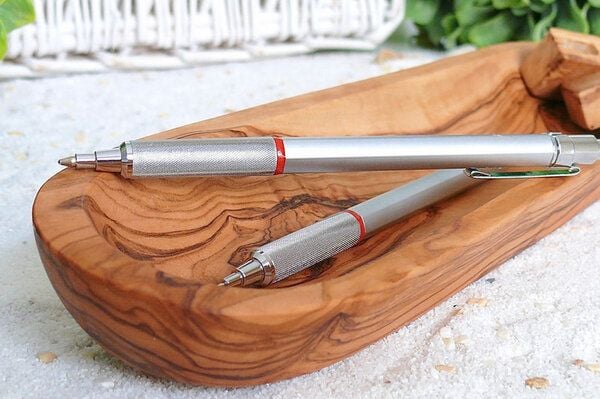 Olivenholz erleben Stift- und Utensilienablage aus Olivenholz für den Schreibtisch 30 cm Olivenholz erleben Stift- und Utensilienablage aus Olivenholz für den Schreibtisch 30 cm von Olivenholz erleben